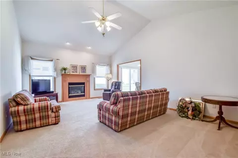 134 Gleneagle Dr, Elyria, OH 44035 photo 9