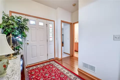134 Gleneagle Dr, Elyria, OH 44035 photo 4