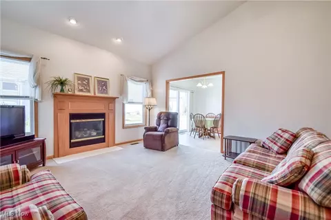 134 Gleneagle Dr, Elyria, OH 44035 photo 7