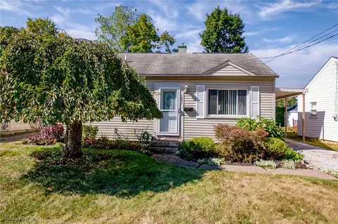 1031 Park Ave NE, North Canton, OH 44720