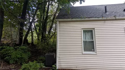 Exterior - 4558 17th St NW, Canton, OH 44708 photo 3 of 5