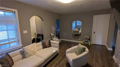 Entry Way - 4558 17th St NW, Canton, OH 44708 photo 2 of 3