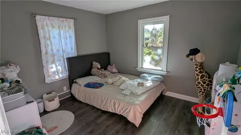 Bedroom - 4558 17th St NW, Canton, OH 44708 photo 3 of 4