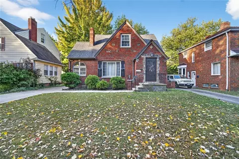 74 E 214th St, Euclid, OH 44123
