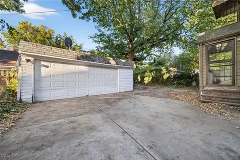 Exterior - 74 E 214th St, Euclid, OH 44123 photo 2 of 2