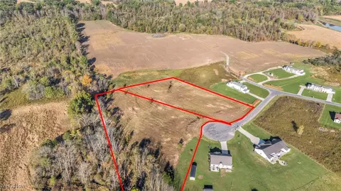 3207 Prairie Cir, Diamond, OH 44412