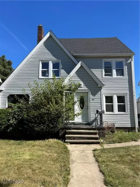 231 E 210th St, Euclid, OH 44123
