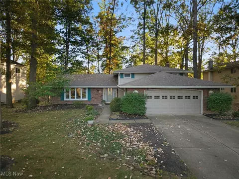 17069 Partridge Dr, Strongsville, OH 44136