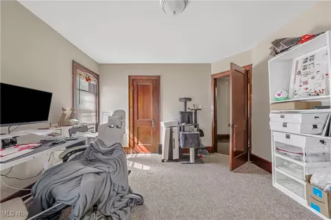 594 Blaine Ave, Akron, OH 44310 photo 16