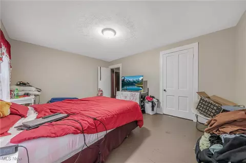 594 Blaine Ave, Akron, OH 44310 photo 11