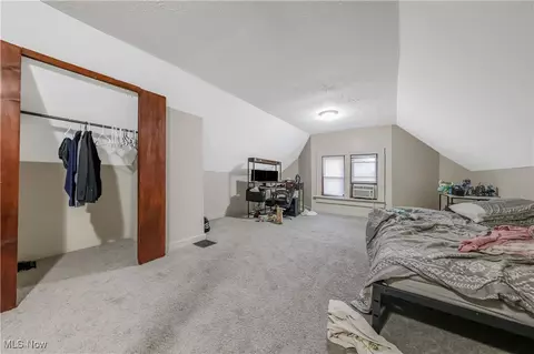 594 Blaine Ave, Akron, OH 44310 photo 6