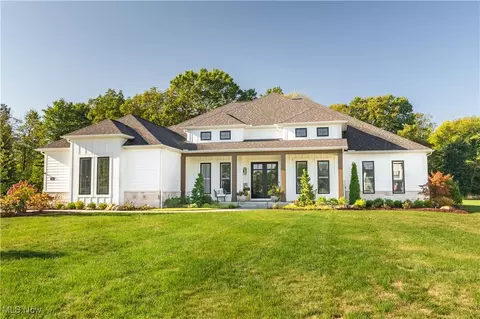 7087 Emerson Cir NW, Massillon, OH 44646