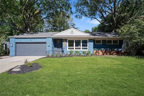 22576 Peach Tree Ln, Rocky River, OH 44116