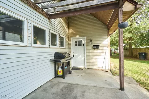 763 Cordova Ave, Akron, OH 44320 photo 2