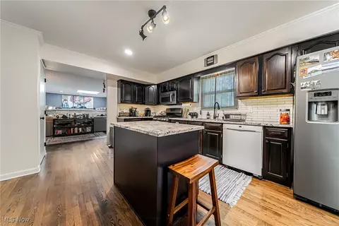 941 Meadview Dr, Parma, OH 44131 photo 11
