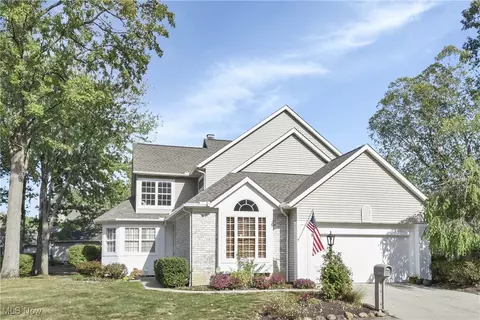 3769 Trenton Ct #39, Westlake, OH 44145