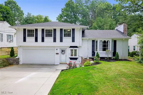 257 Sand Run Rd, Akron, OH 44313