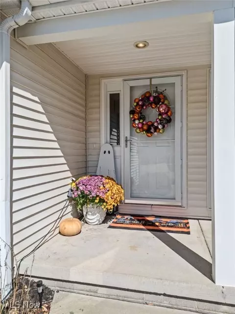 Exterior - 1018 Meadow Run, Copley, OH 44321 photo 2 of 3