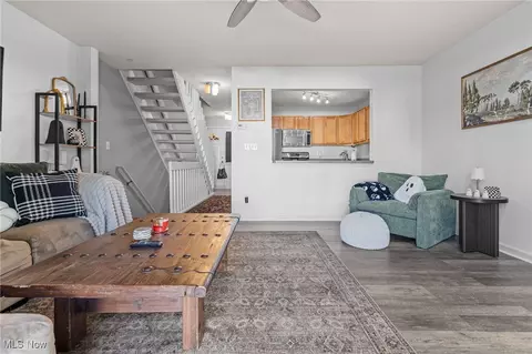 Living - 1018 Meadow Run, Copley, OH 44321 photo 2 of 2