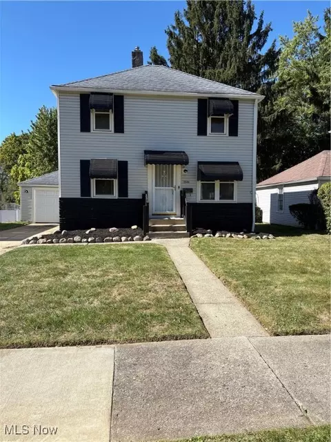 1024 Roslyn Ave, Akron, OH 44320