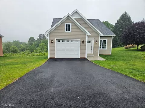77 Retilley Drive Dr, Coshocton, OH 43812