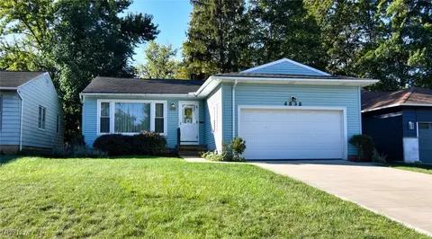 4838 N Sedgewick Rd, Lyndhurst, OH 44124