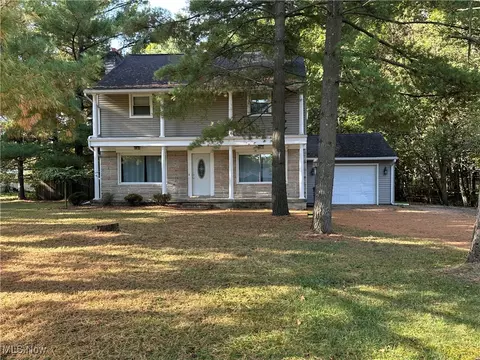 411 Lake Shore Dr, Willard, OH 44890