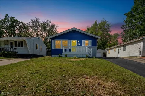256 High Grove Blvd, Akron, OH 44312