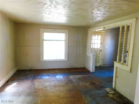 Living - 814 W 58th St, Ashtabula, OH 44004 photo 2 of 3