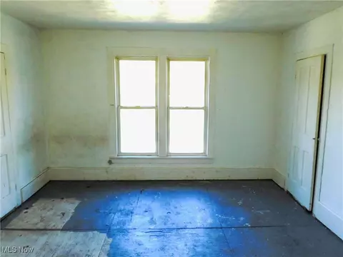 Bedroom - 814 W 58th St, Ashtabula, OH 44004 photo 3 of 4