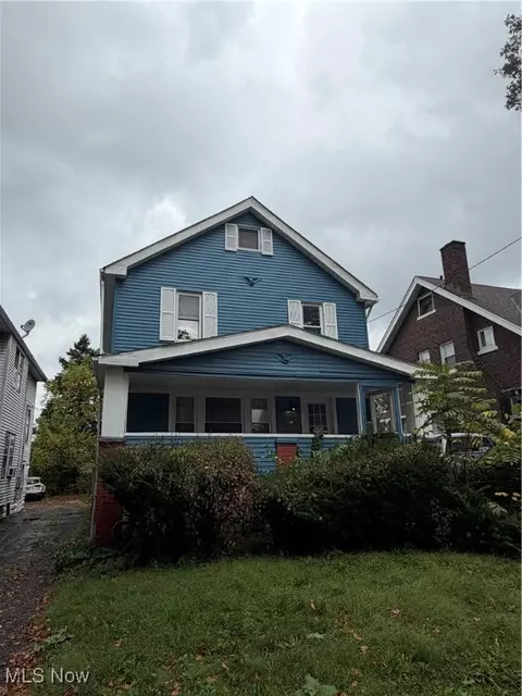 8713 Vineyard Ave, Cleveland, OH 44105