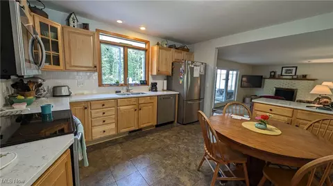 Kitchen - 720 Strowbridge Dr, Huron, OH 44839 photo 1 of 4