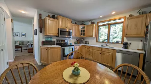 Kitchen - 720 Strowbridge Dr, Huron, OH 44839 photo 3 of 4