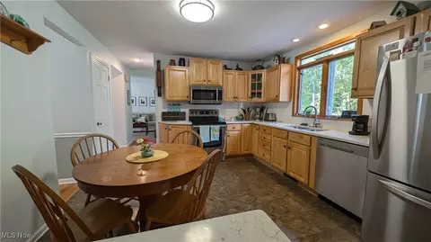 Kitchen - 720 Strowbridge Dr, Huron, OH 44839 photo 2 of 4