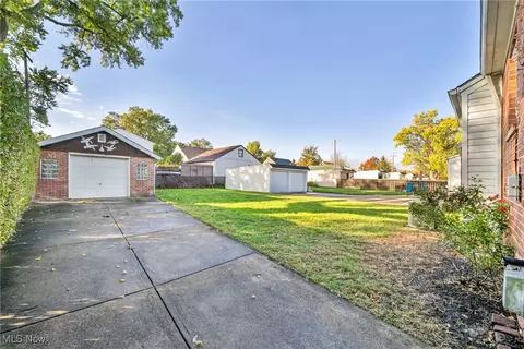 Exterior - 8017 Ackley Rd, Parma, OH 44129 photo 3 of 6