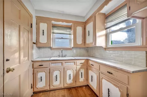 Kitchen - 8017 Ackley Rd, Parma, OH 44129 photo 4 of 4