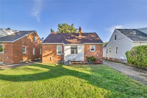 Exterior - 8017 Ackley Rd, Parma, OH 44129 photo 4 of 6