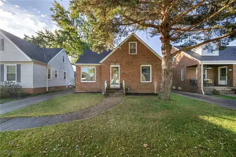 8017 Ackley Rd, Parma, OH 44129