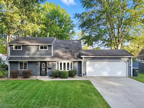 955 Davis Ave, Cuyahoga Falls, OH 44221
