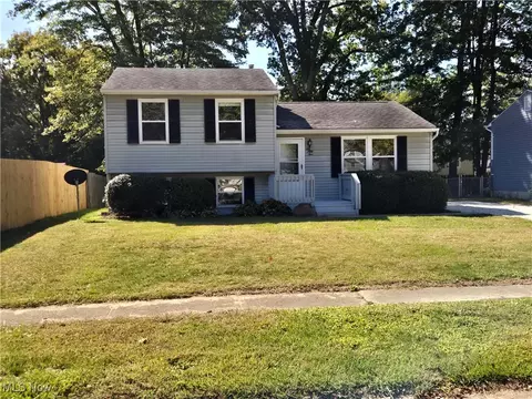 655 Ellen Ct, Ravenna, OH 44266