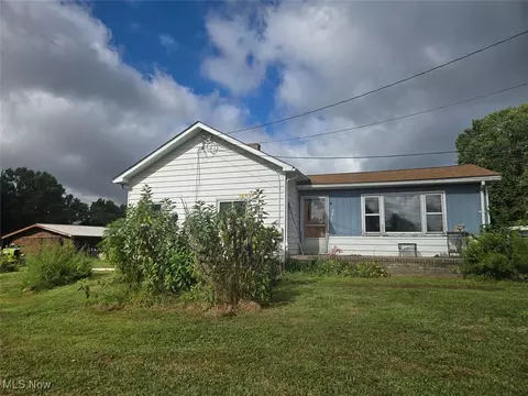 4817 Mcclintocksburg Rd, Newton Falls, OH 44444