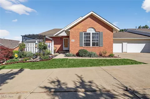 2457 Barrington Way #325, Wooster, OH 44691