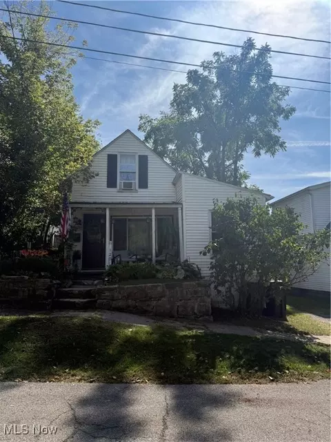 120 Mound St, Elyria, OH 44035