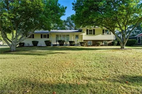 2406 Nottingham St NW, Massillon, OH 44646