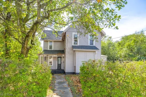 1014 Sherrick Rd SE, Canton, OH 44707