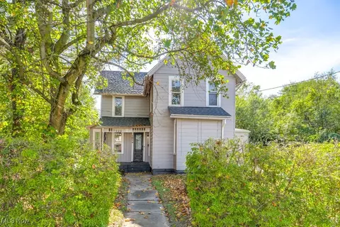 1014 Sherrick Rd SE, Canton, OH 44707