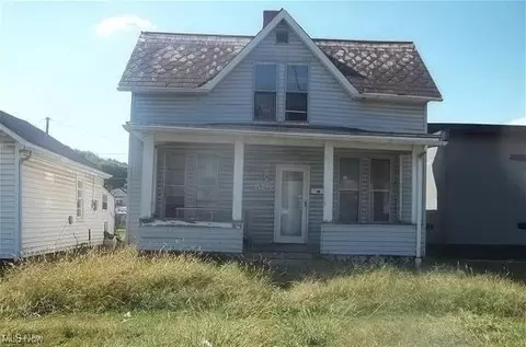 825 Moxahala Ave, Zanesville, OH 43701
