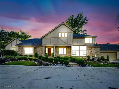 23240 Pheasant Ln, Westlake, OH 44145