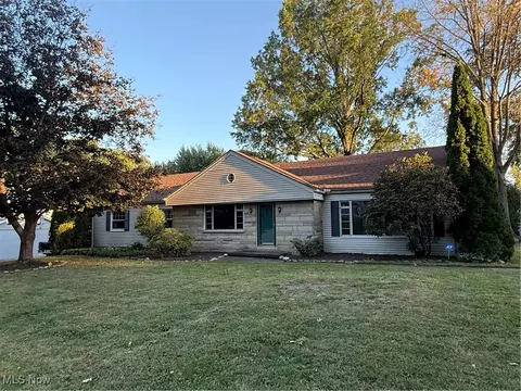 2520 Holgate Rd, Akron, OH 44313 photo 3