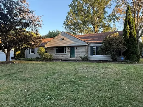 2520 Holgate Rd, Akron, OH 44313